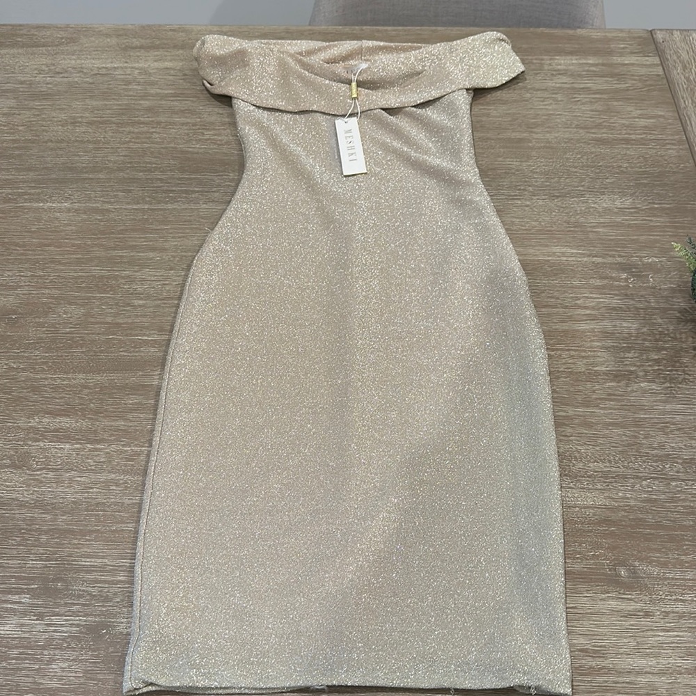 Gorgeous party dress perfect for the holidays ✨✨✨ - Picture 3 of 8
